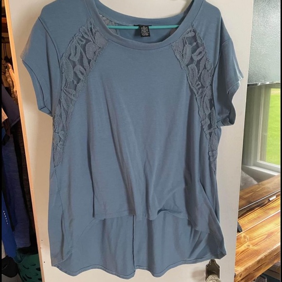 Top - Picture 2 of 2